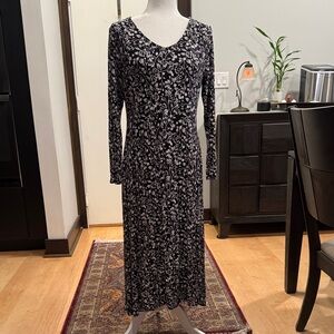 Old Navy Monochrome Floral Long Sleeve Dress